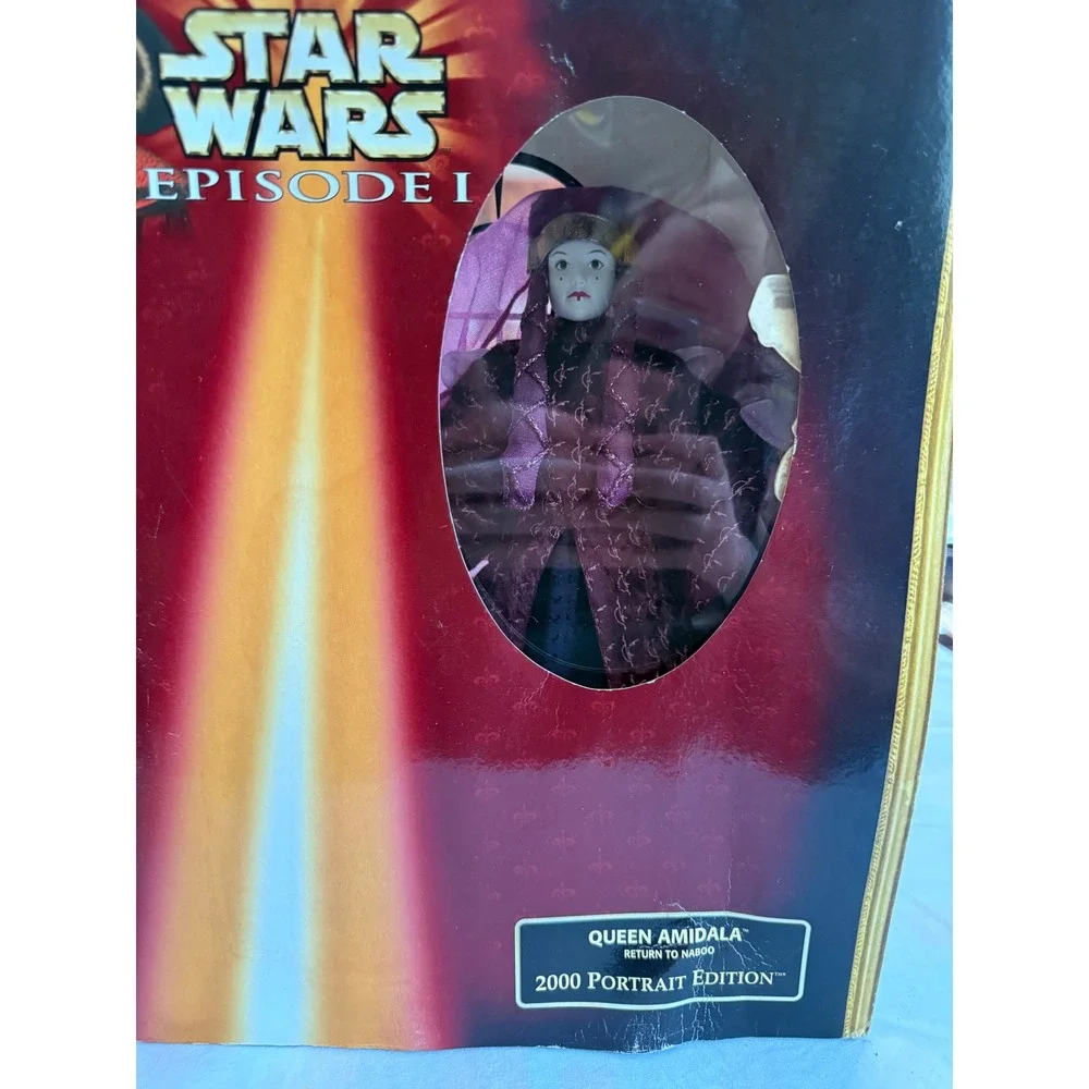 Hasbro Star Wars Queen Amidala Return to Naboo 2000 Portrait Edition Doll 61781